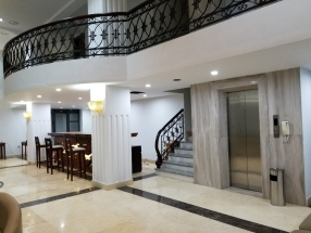 Sảnh - Cầu thang và Thang máy GrandpearlResort